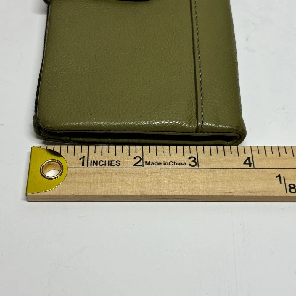 Fossil Women's Olive Green Pebbled Leather Zip Around Continental Wallet Clutch‎
